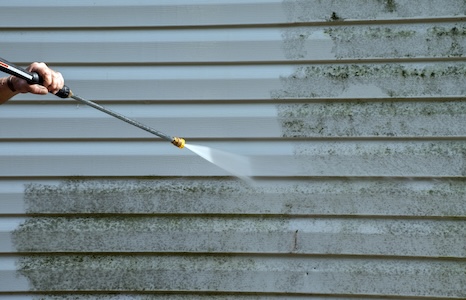 Soft Washing vs. Pressure Washing: What’s Safest for Michigan Siding?